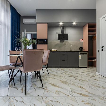 Family Residence Boutique Apartments Λβιβ Εξωτερικό φωτογραφία