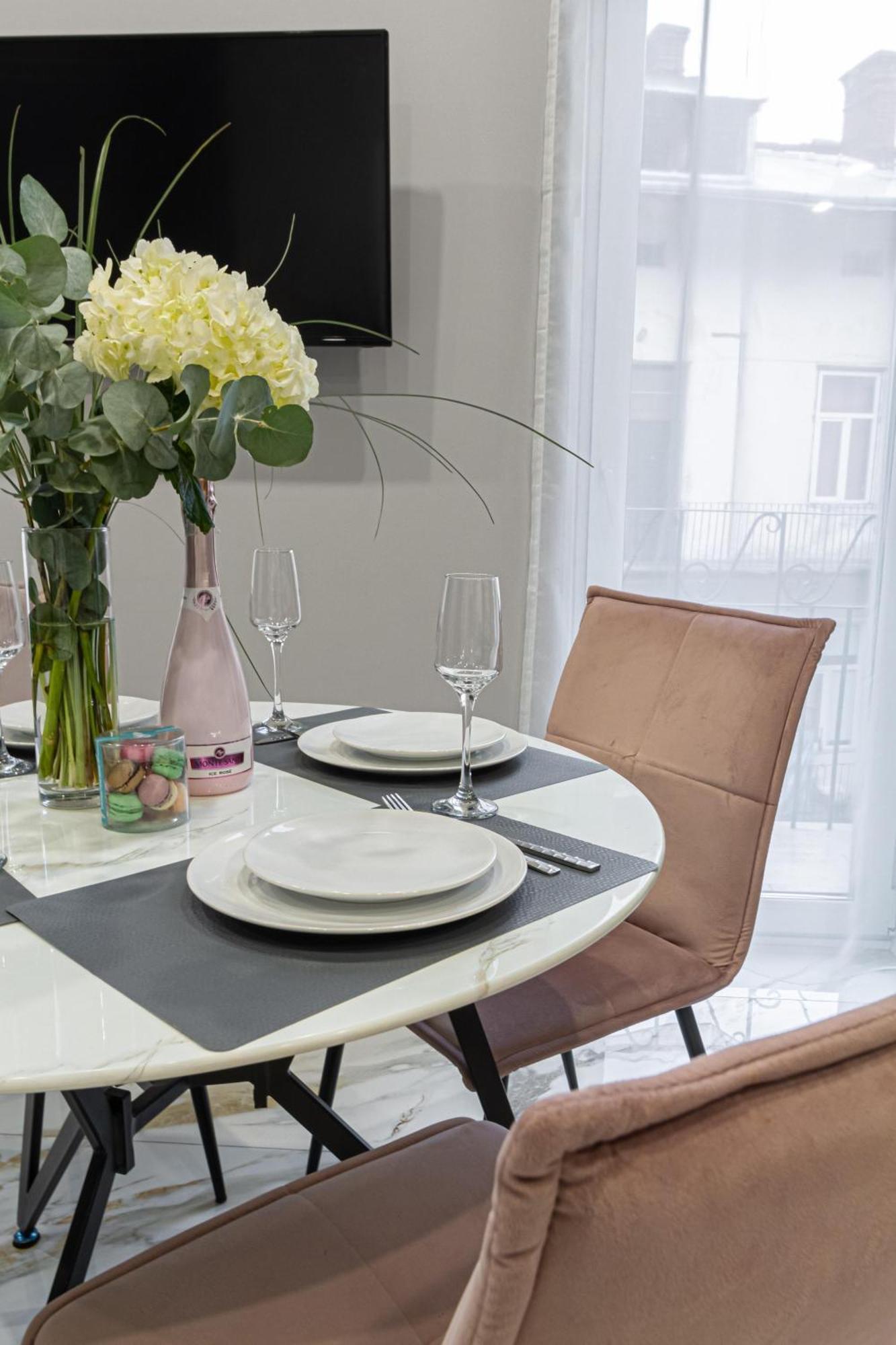 Family Residence Boutique Apartments Λβιβ Εξωτερικό φωτογραφία